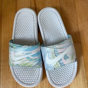 Nike Tropical slides